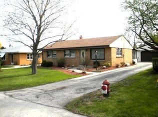 4424 S 61st St, Greenfield, WI 53220