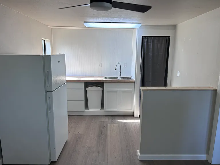 116 W Matthews Ave #116 — Photo 2