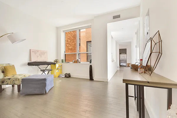 Rented by Compass | media 26