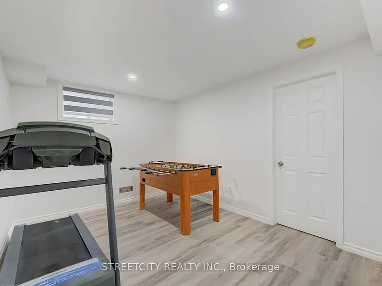 1751 Coronation Dr — Photo 21