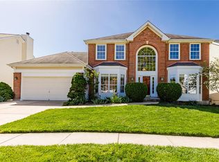 16632 Chesterfield Manor Dr, Chesterfield, MO 63005