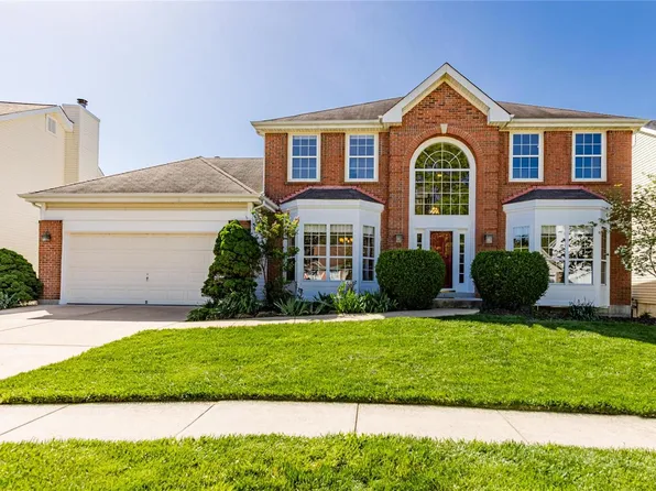 16632 Chesterfield Manor Dr, Chesterfield, MO 63005