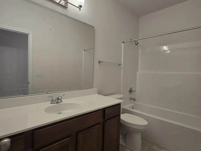 140 Sterling Dr — Photo 17