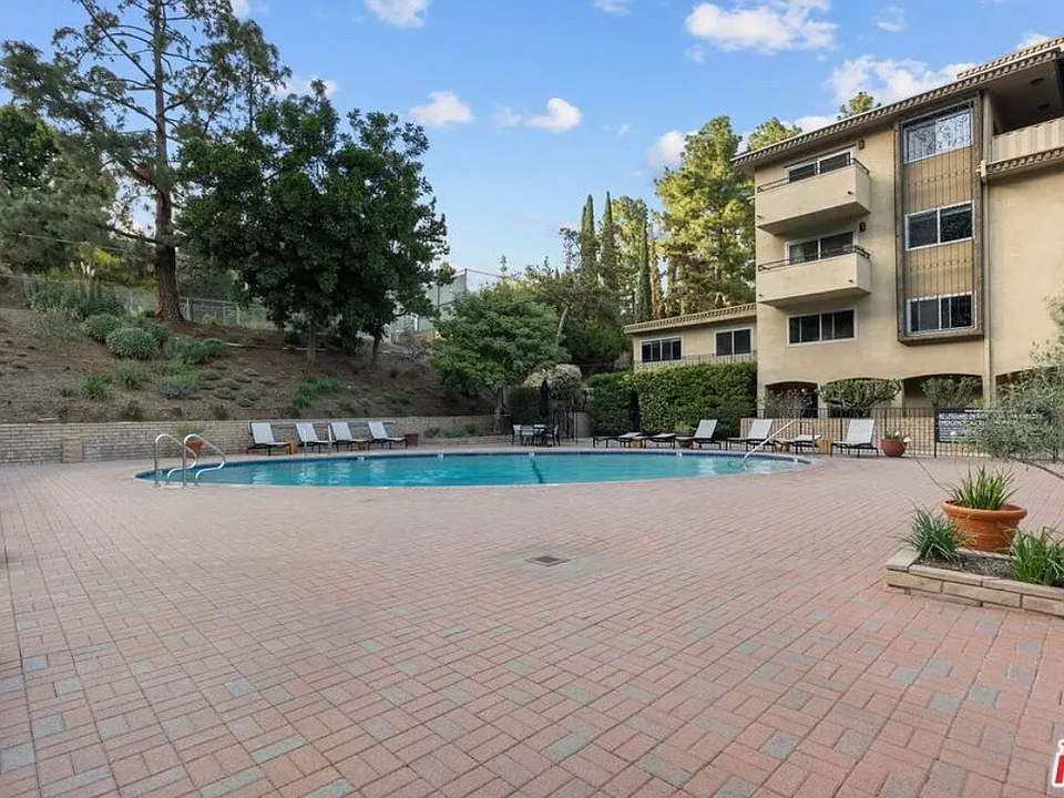 6712 Hillpark Dr #405