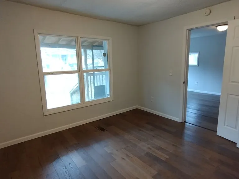 659 S Washington St — Photo 3