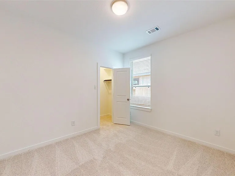 570 Sand Branch Dr — Photo 9