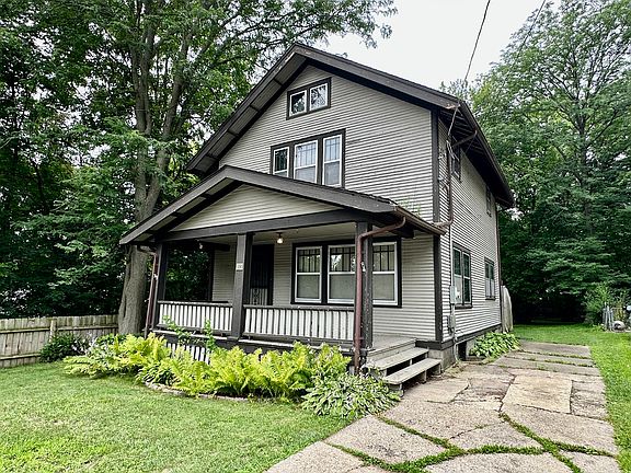 2nd image of 418 Orchard Park