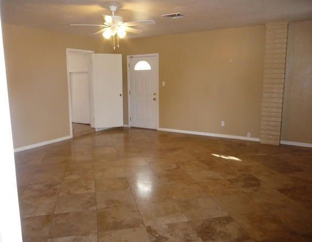 2nd image of 1247 E Millett Ave
