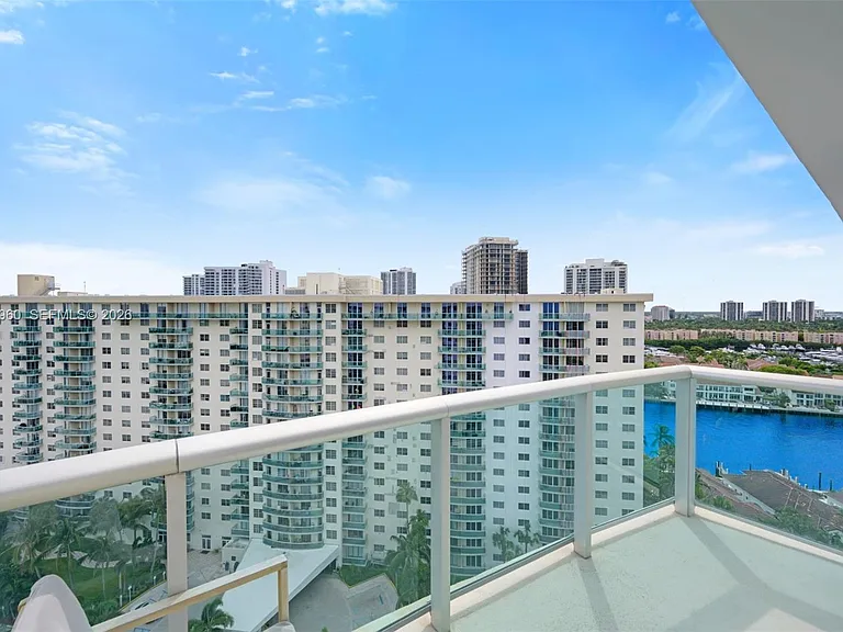 19380 Collins Ave #27 — Photo 1