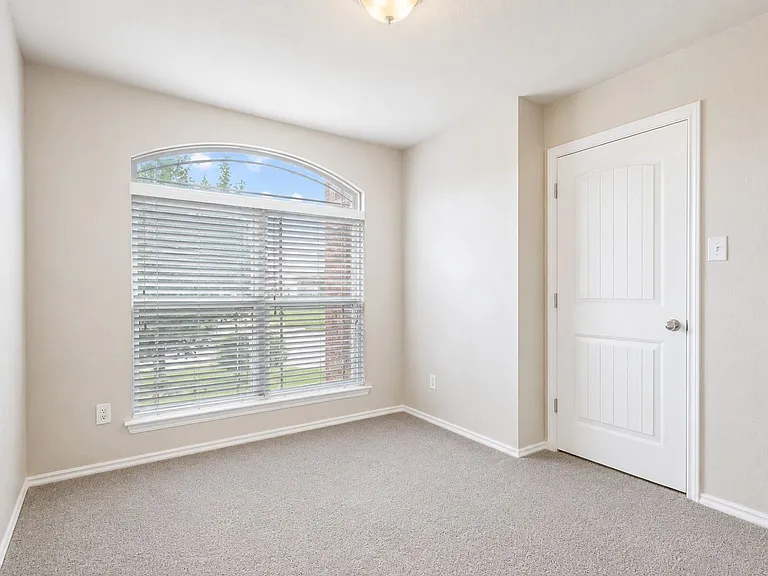 1533 Redbridge Dr — Photo 19