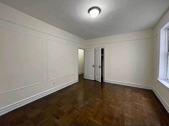 4th image of 108-20 Myrtle Ave Unit 1B