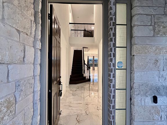 3rd image of 3432 Arrieta Dr