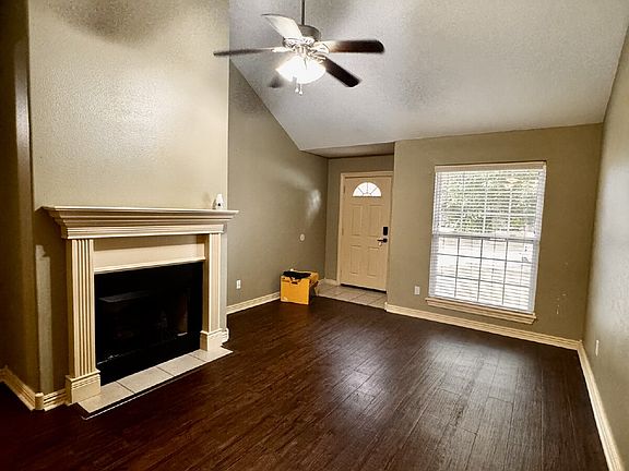 2nd image of 286 Copper Oaks Dr