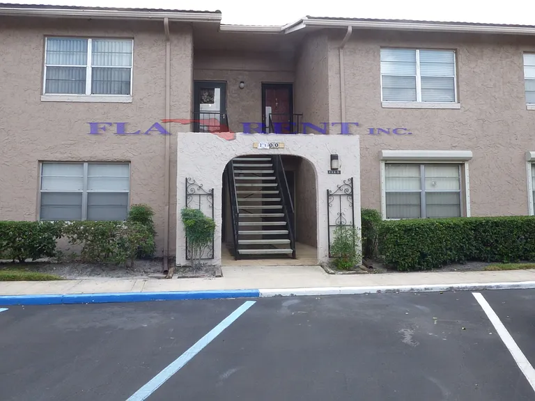 1160 Calle Del Norte #C — Photo 2
