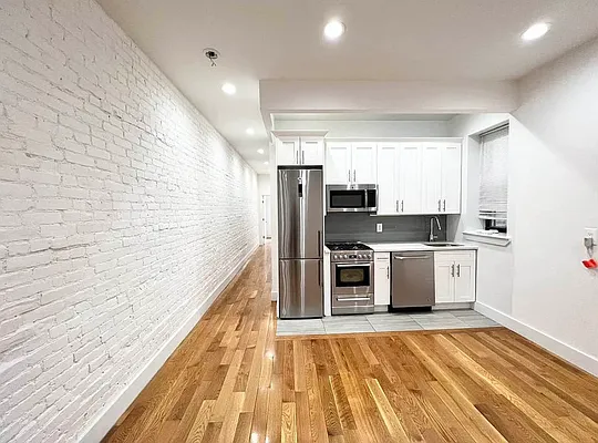 Rented by EastMount Realty LLC | media 2