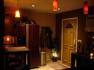 304 W Elm St APT 4, Urbana, IL 61801