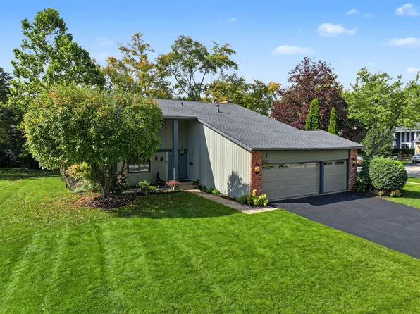 1220 N Pepper Tree Dr, Palatine, IL 60067