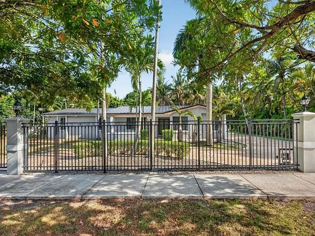8220 SW 152nd St — Photo 7