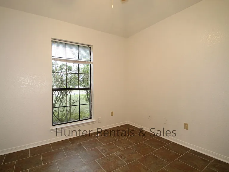 1012 Windy Hill Rd — Photo 21