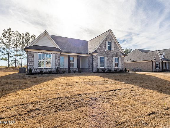 3rd image of 109 Garrett Dr
