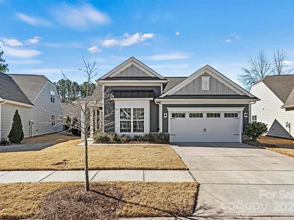 132 Picasso Trl, Mount Holly, NC 28120