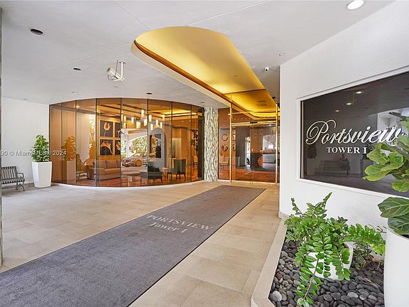4th image of 3610 Yacht Club Dr APT 716