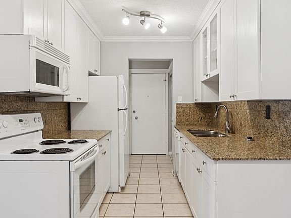 5th image of 9925 83rd Ave NW