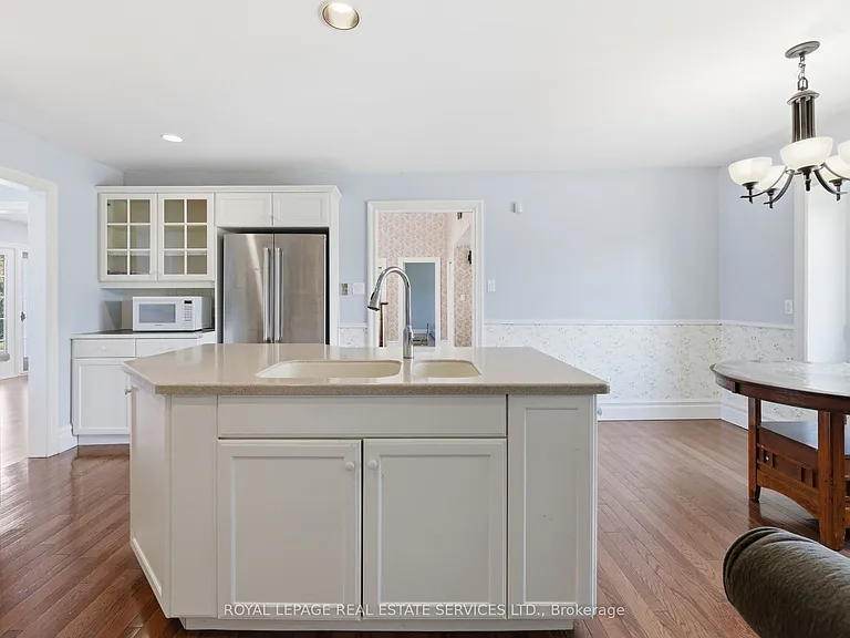 8 Lakeshore Dr — Photo 16