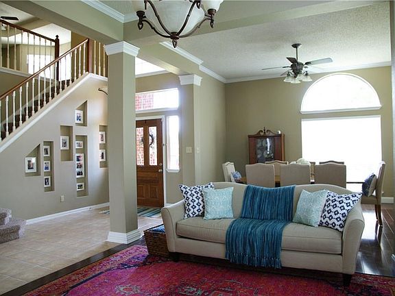 5th image of 1421 Burlington Dr