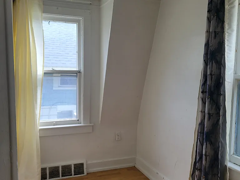 193 Beach St — Photo 18