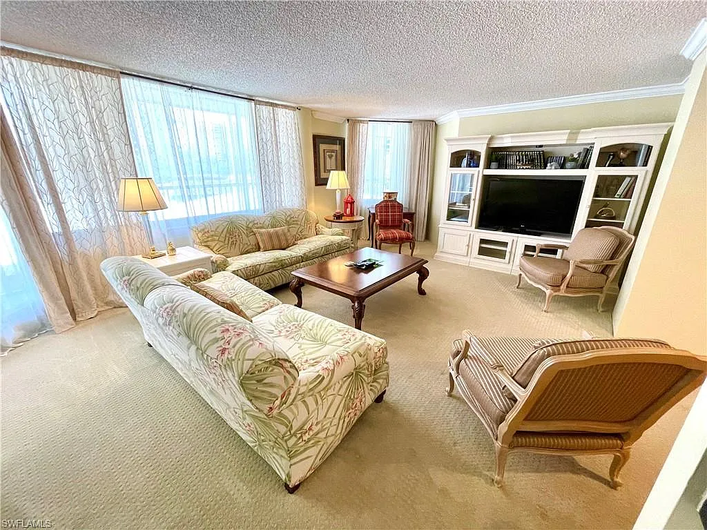 2 bed, 2.0 bath, 1735 sqft, $6,900 — Photo 4