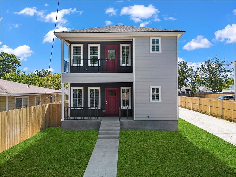 1st image of 1104 Oakwood Ave