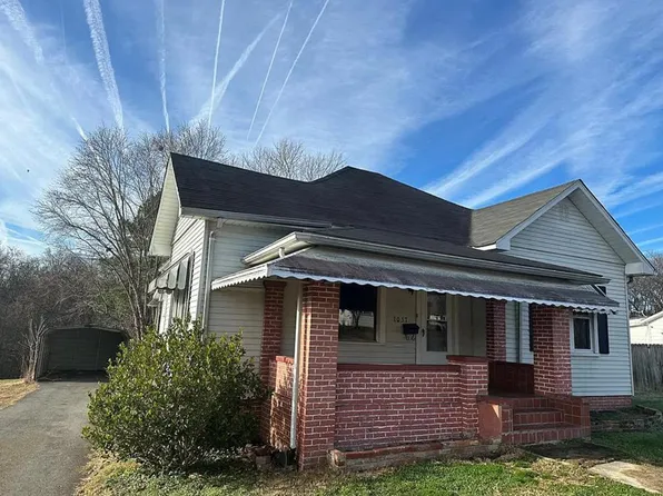 1057 Halifax Rd, Danville, VA 24540