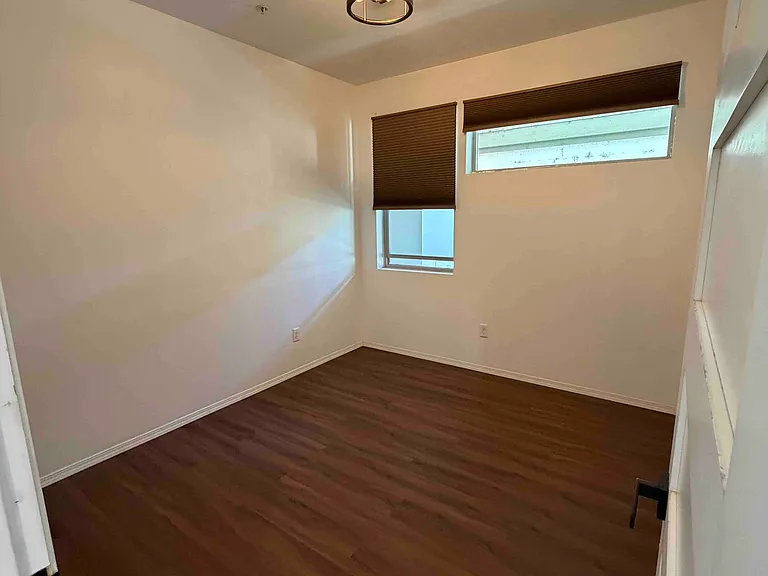 117 N Main Ave #5 — Photo 8