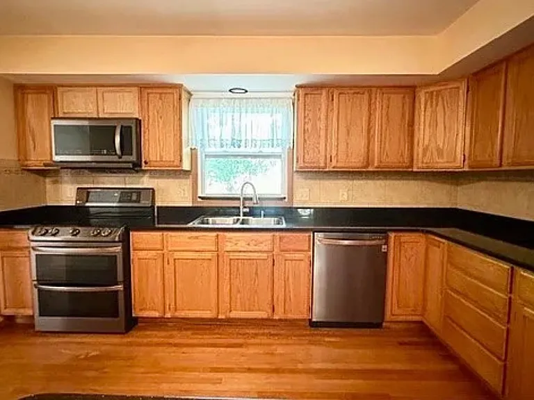 26888 Sweetbriar Dr — Photo 16