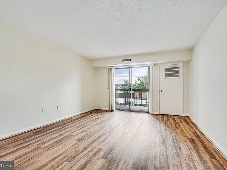 200 N Pickett St #214 — Photo 10