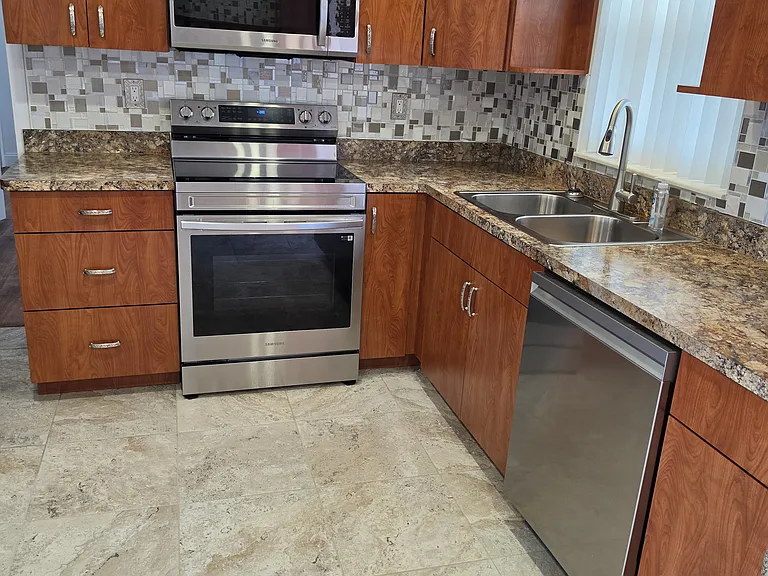 13521 Allyn Dr — Photo 13