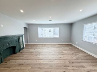 111 3rd St #A, Seal Beach, CA 90740