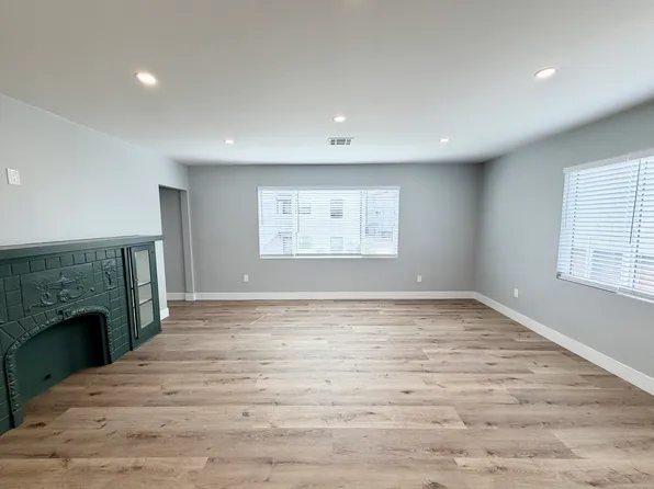 111 3rd St, Seal Beach, CA