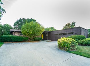 117 S Regency Dr, Bloomington, IL 61701