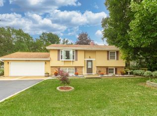 1018 Grant Pl, Wauconda, IL