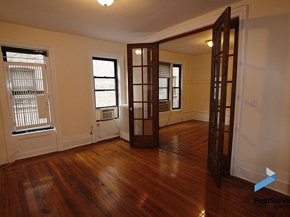 3rd image of 200 W 109th St