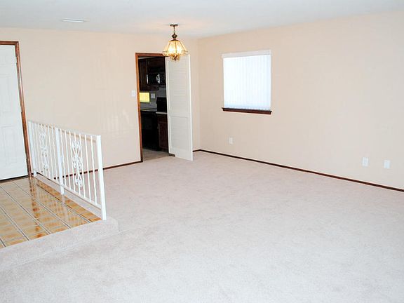 3rd image of 12528 Yorba Linda Dr SE