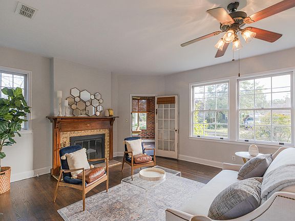 4th image of 4511 Royal Ave