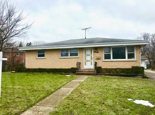 307 Charmille Ln, Wood Dale, IL 60191