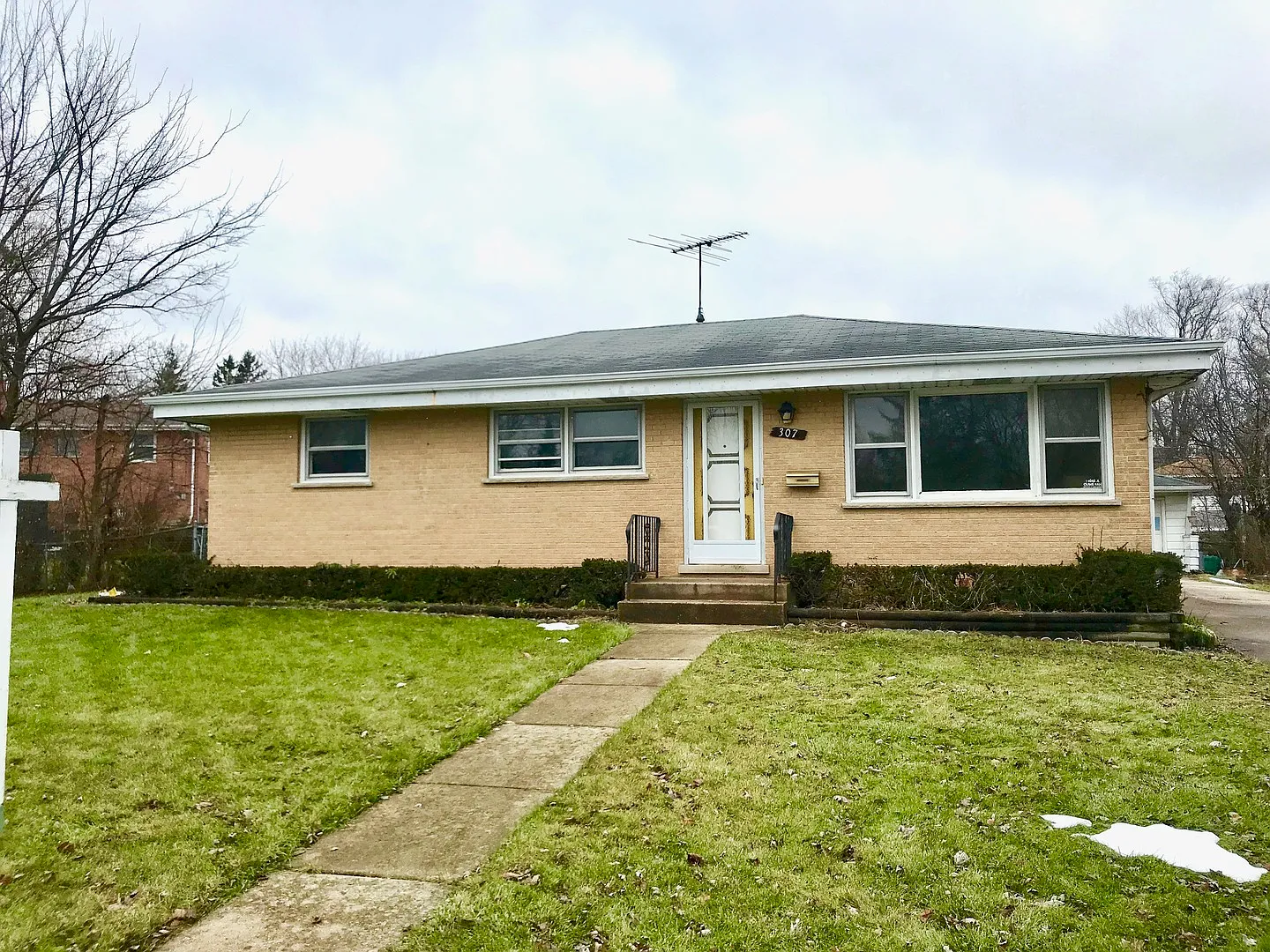 307 Charmille Ln photo 1