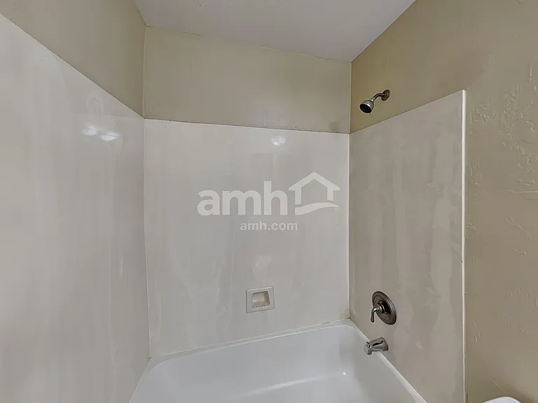 8409 S 50th Ln — Photo 18