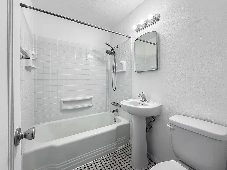 Sun Basin Apartments — Photo 12