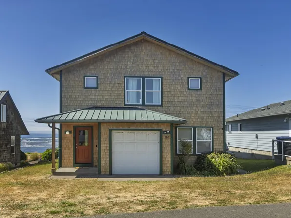 962 SW Waziyata Ave, Waldport, OR 97394