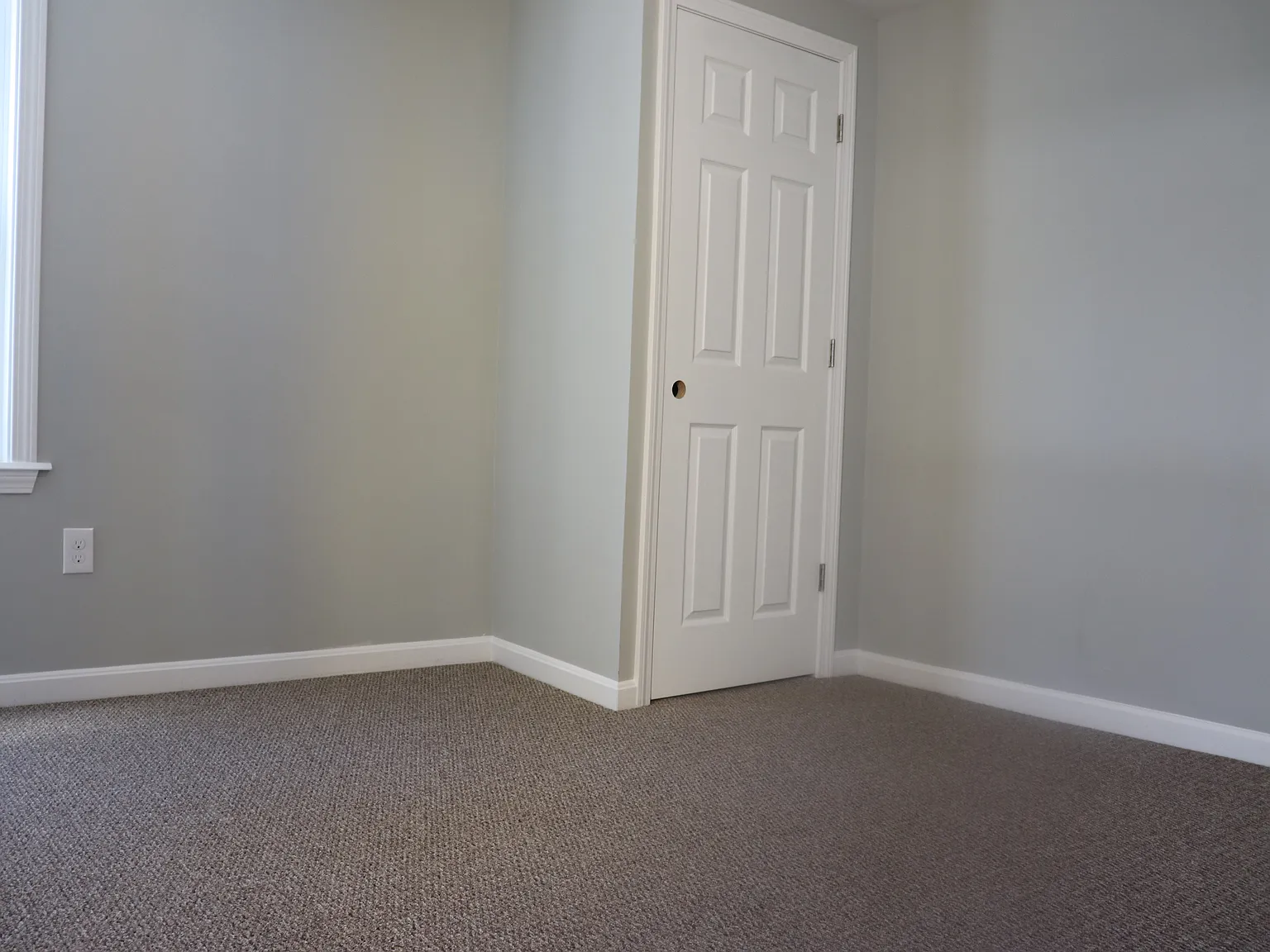 3 bed, 1300 sqft, $2,800 — Photo 2